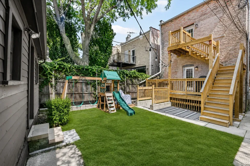 1428 North Bell Avenue Chicago IL 60622