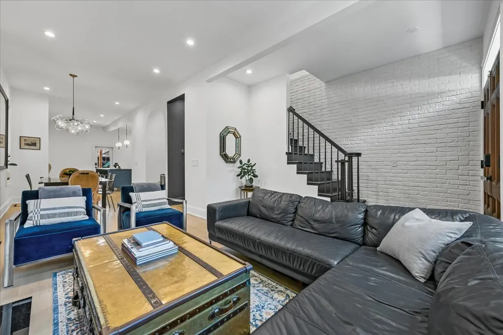 1428 North Bell Avenue Chicago IL 60622