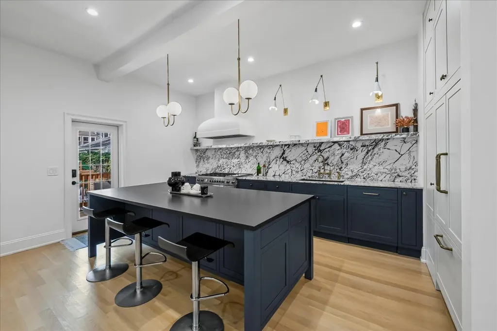 1428 North Bell Avenue Chicago IL 60622