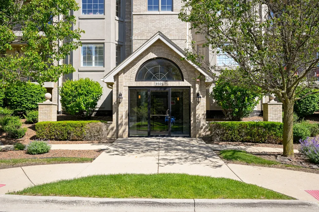 8505 Woodward Avenue Woodridge IL 60517