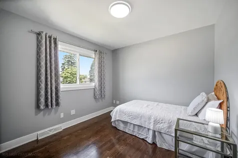 10403 Barnard Drive Chicago Ridge IL 60415