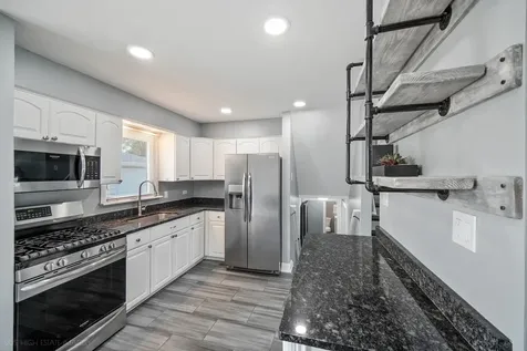 10403 Barnard Drive Chicago Ridge IL 60415