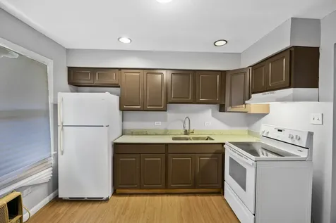 15242 Chicago Road Dolton IL 60419