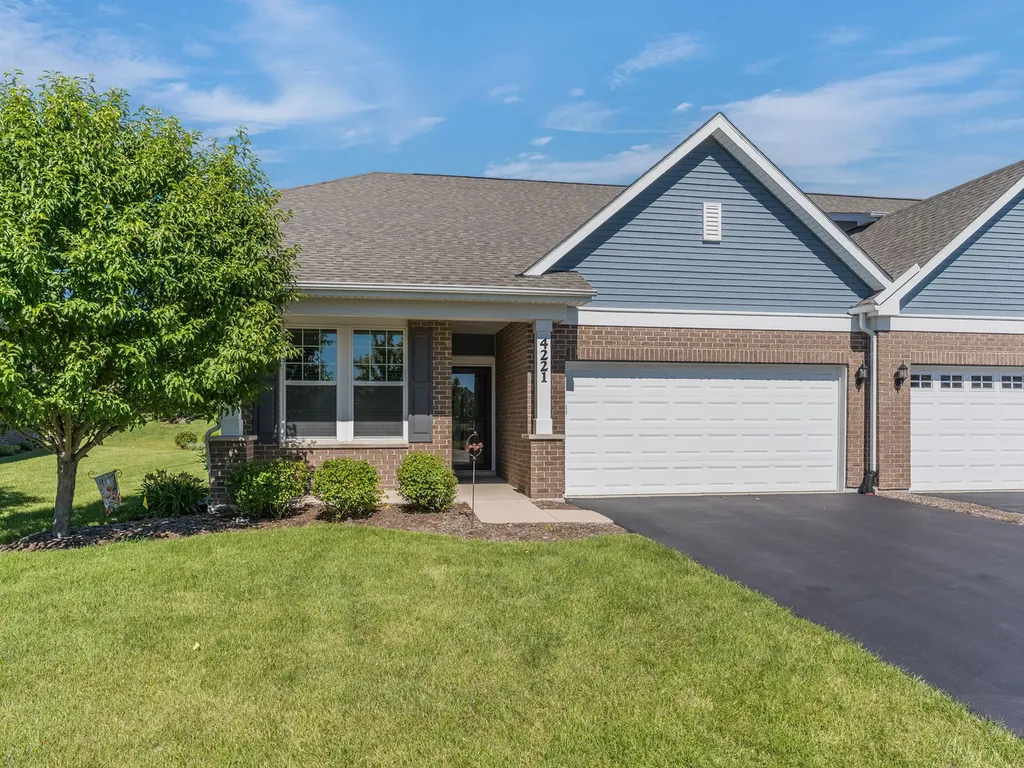 4221 Lobo Court Naperville IL 60564
