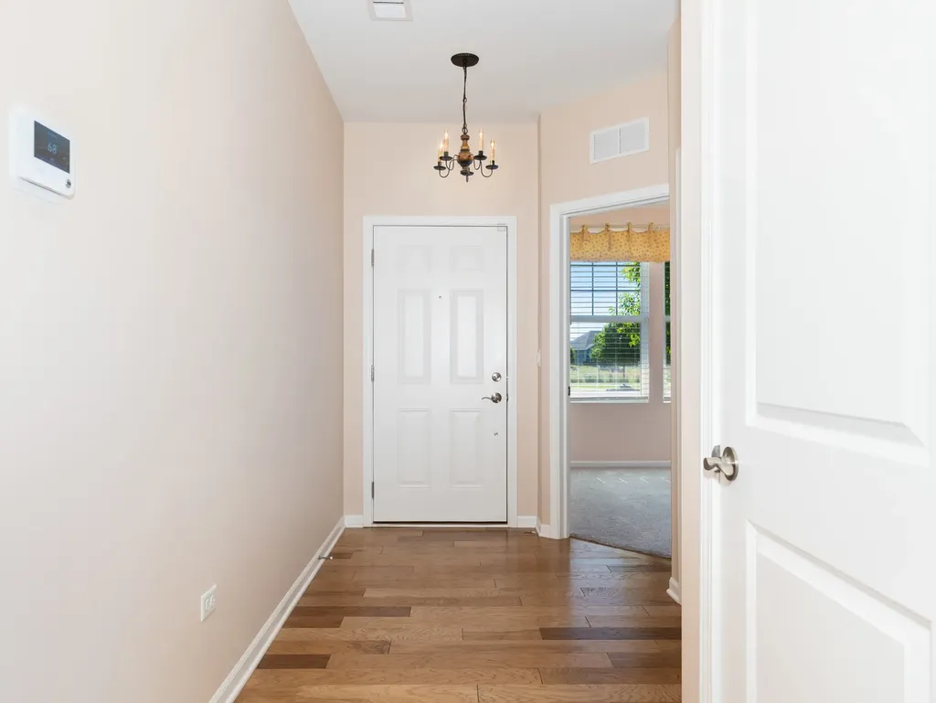 4221 Lobo Court Naperville IL 60564