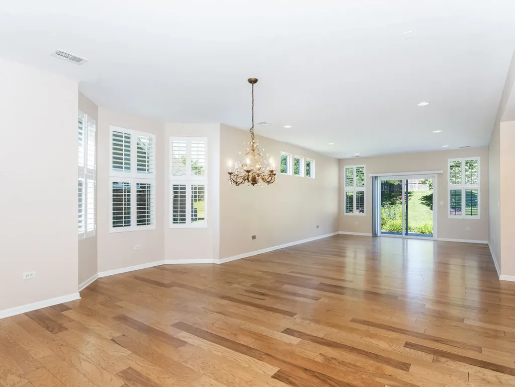 4221 Lobo Court Naperville IL 60564