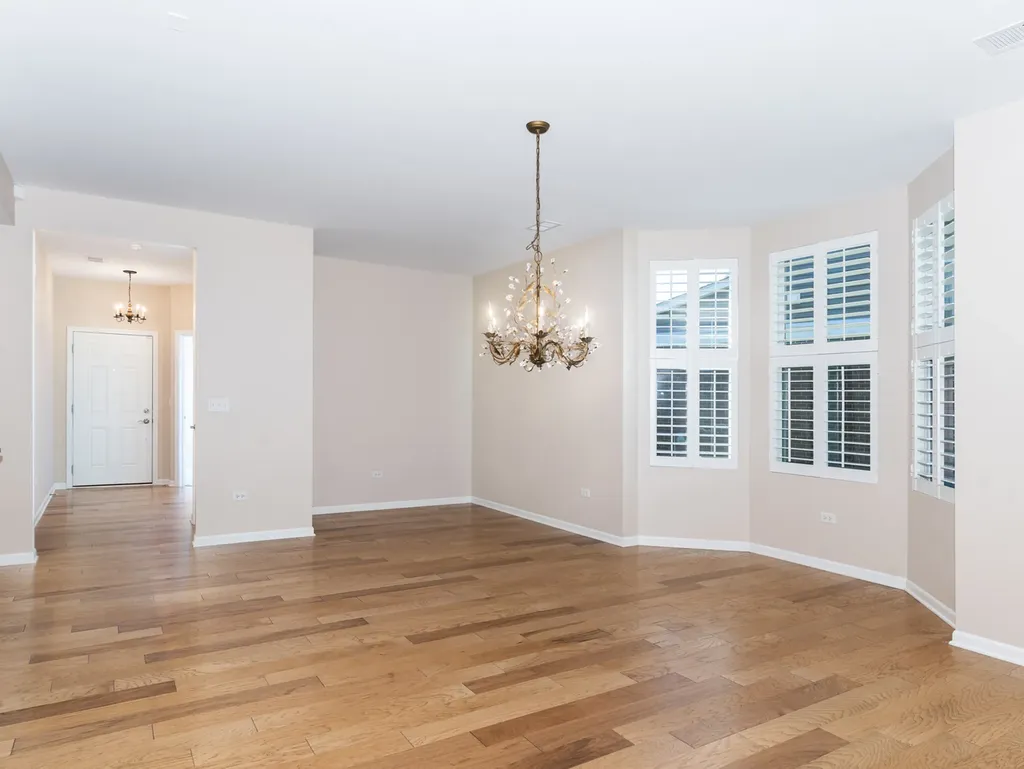 4221 Lobo Court Naperville IL 60564