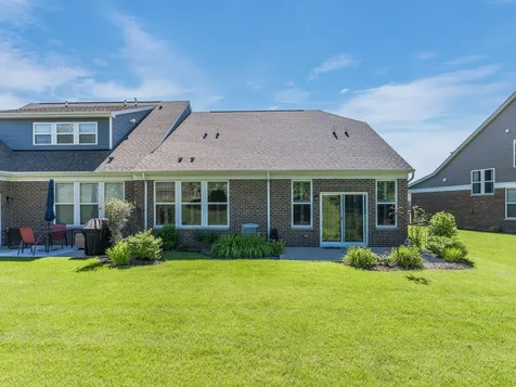 4221 Lobo Court Naperville IL 60564