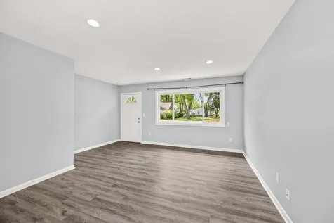 895 Richard Street Aurora IL 60506