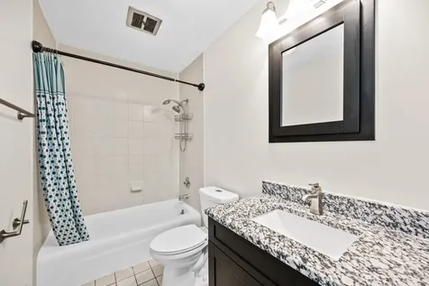 895 Richard Street Aurora IL 60506
