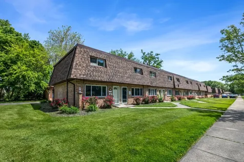 895 Richard Street Aurora IL 60506
