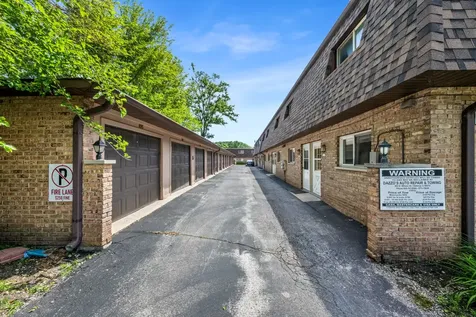 895 Richard Street Aurora IL 60506