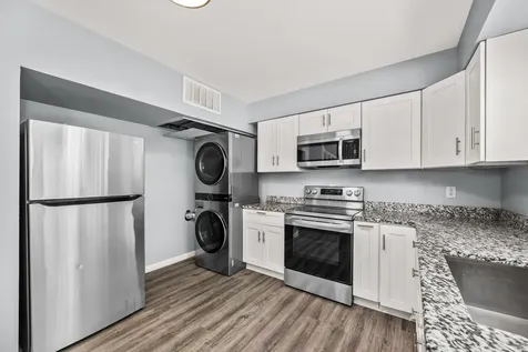 895 Richard Street Aurora IL 60506