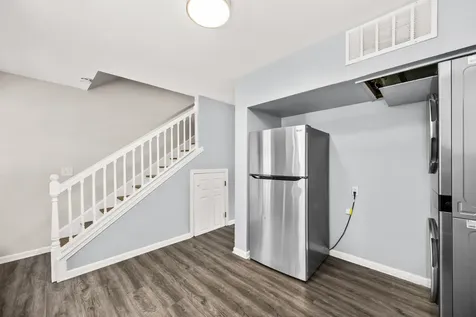 895 Richard Street Aurora IL 60506