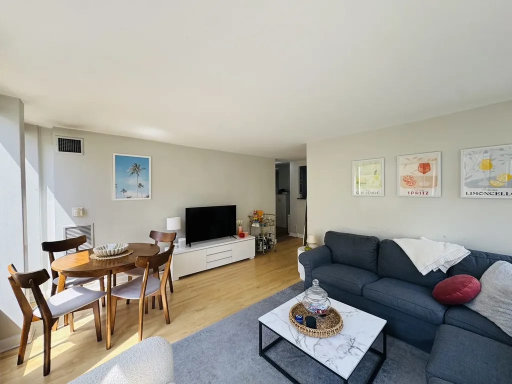 100 East Walton Street Chicago IL 60611