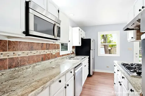 433 East High Street E Mundelein IL 60060