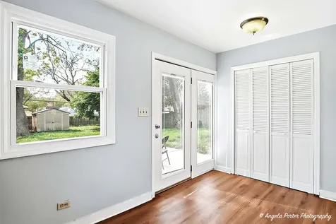 433 East High Street E Mundelein IL 60060