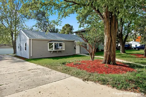 433 East High Street E Mundelein IL 60060
