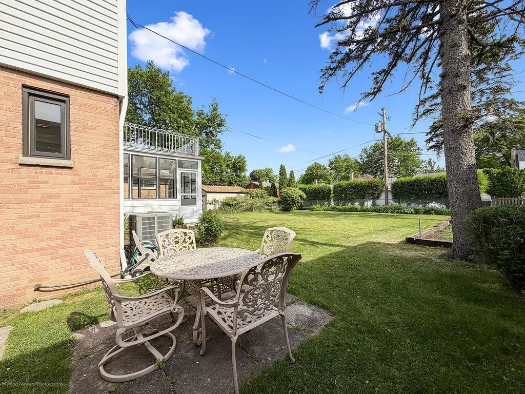 5129 Crain Street Skokie IL 60077