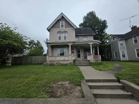 302 East Court Street Paris IL 61944