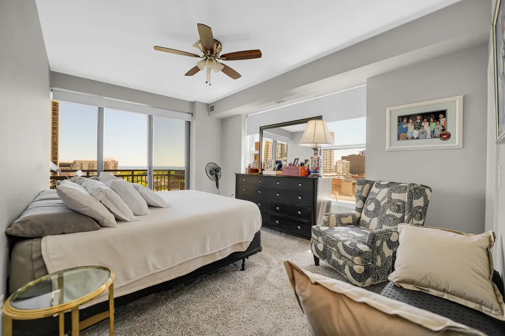 5 East 14th Place Chicago IL 60605