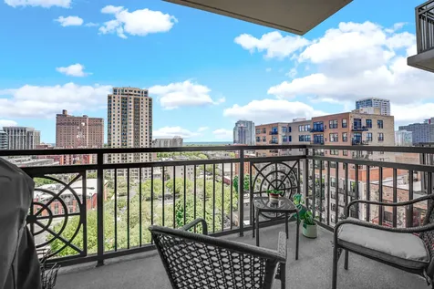 5 East 14th Place Chicago IL 60605