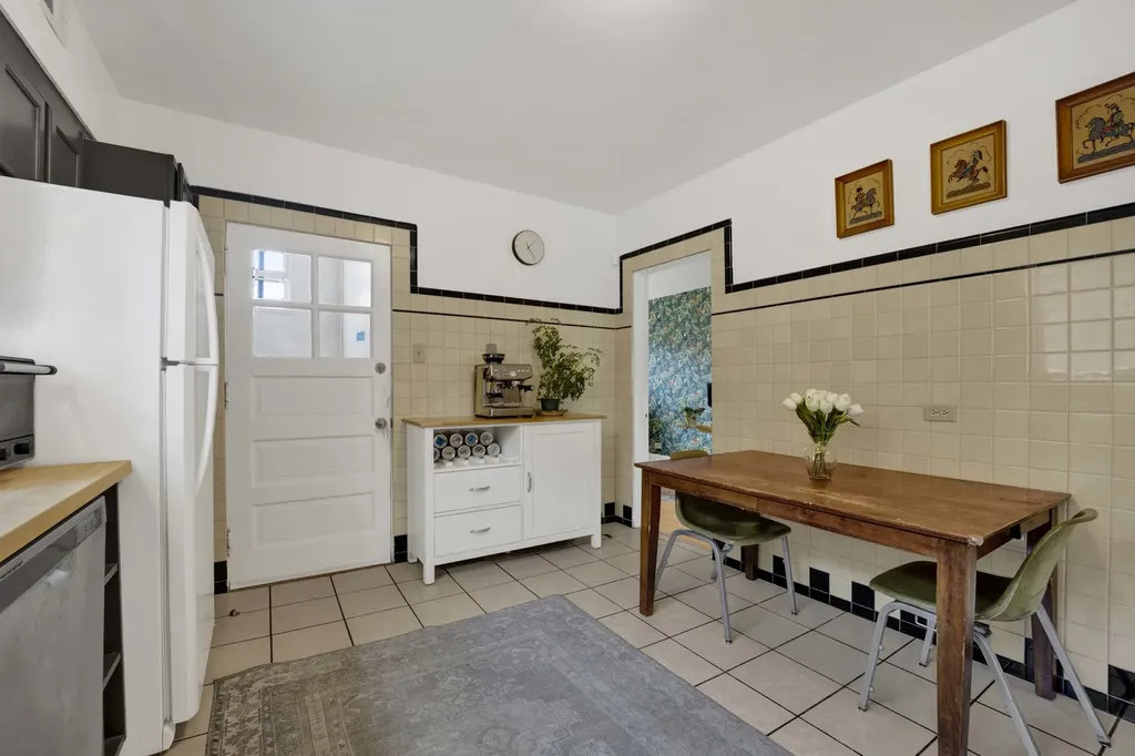 2640 North Hamlin Avenue Chicago IL 60647