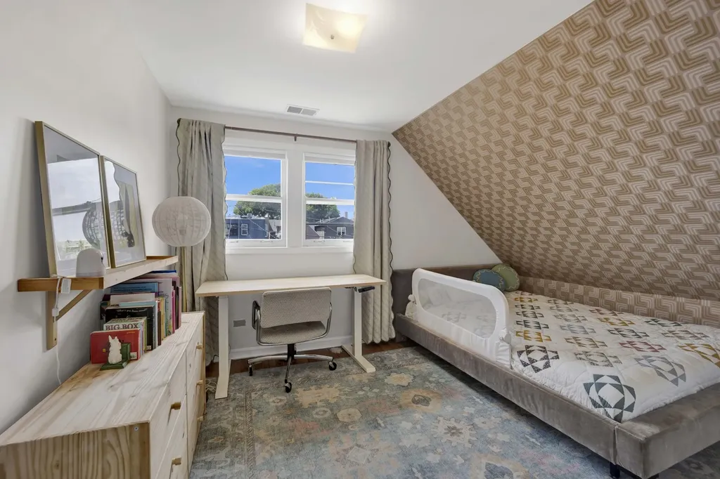 2640 North Hamlin Avenue Chicago IL 60647