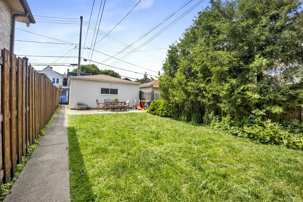 2640 North Hamlin Avenue Chicago IL 60647