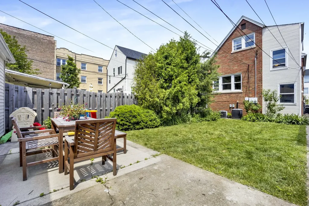 2640 North Hamlin Avenue Chicago IL 60647