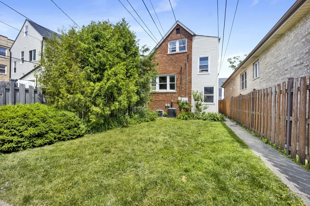 2640 North Hamlin Avenue Chicago IL 60647