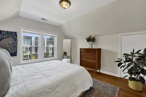 2640 North Hamlin Avenue Chicago IL 60647