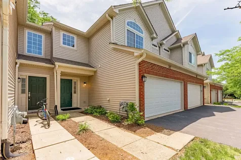 307 Abington Woods Drive Aurora IL 60502