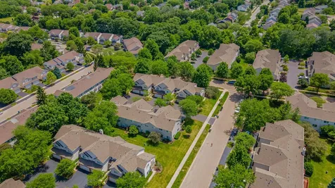 307 Abington Woods Drive Aurora IL 60502