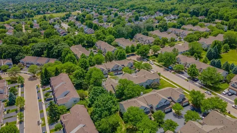 307 Abington Woods Drive Aurora IL 60502