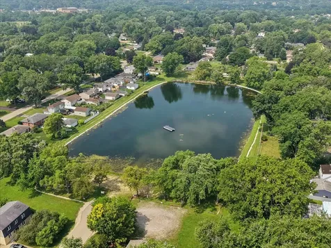 411 Highland Road Grayslake IL 60030