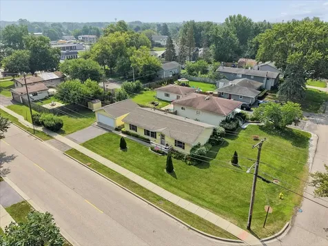 411 Highland Road Grayslake IL 60030