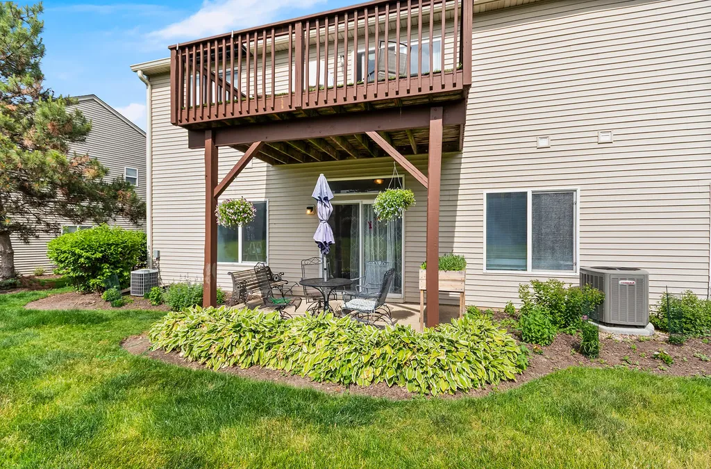 1851 Wisteria Drive Aurora IL 60503