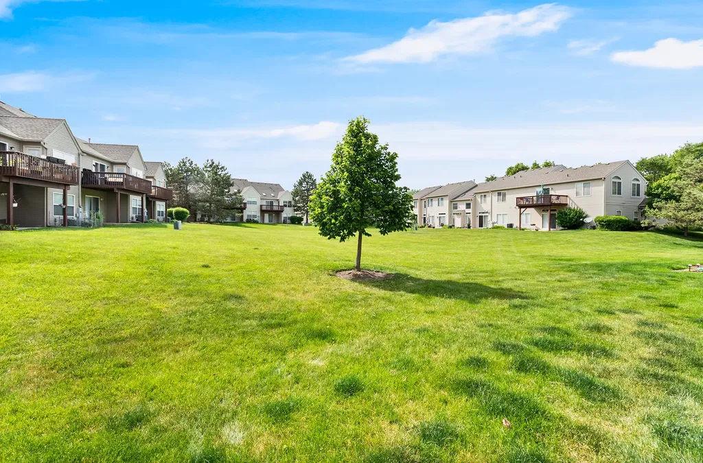 1851 Wisteria Drive Aurora IL 60503