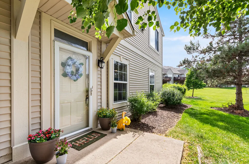 1851 Wisteria Drive Aurora IL 60503