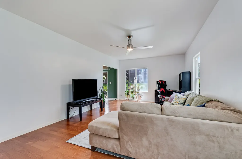 1851 Wisteria Drive Aurora IL 60503
