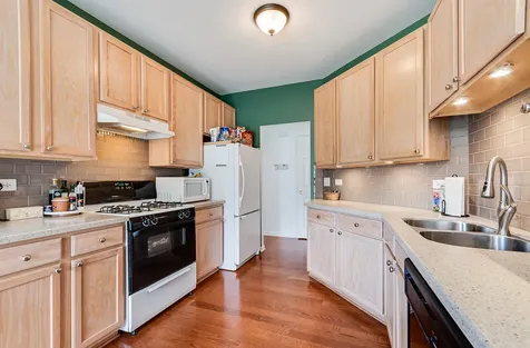 1851 Wisteria Drive Aurora IL 60503