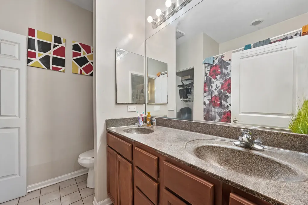 915 South Kedzie Avenue Chicago IL 60612