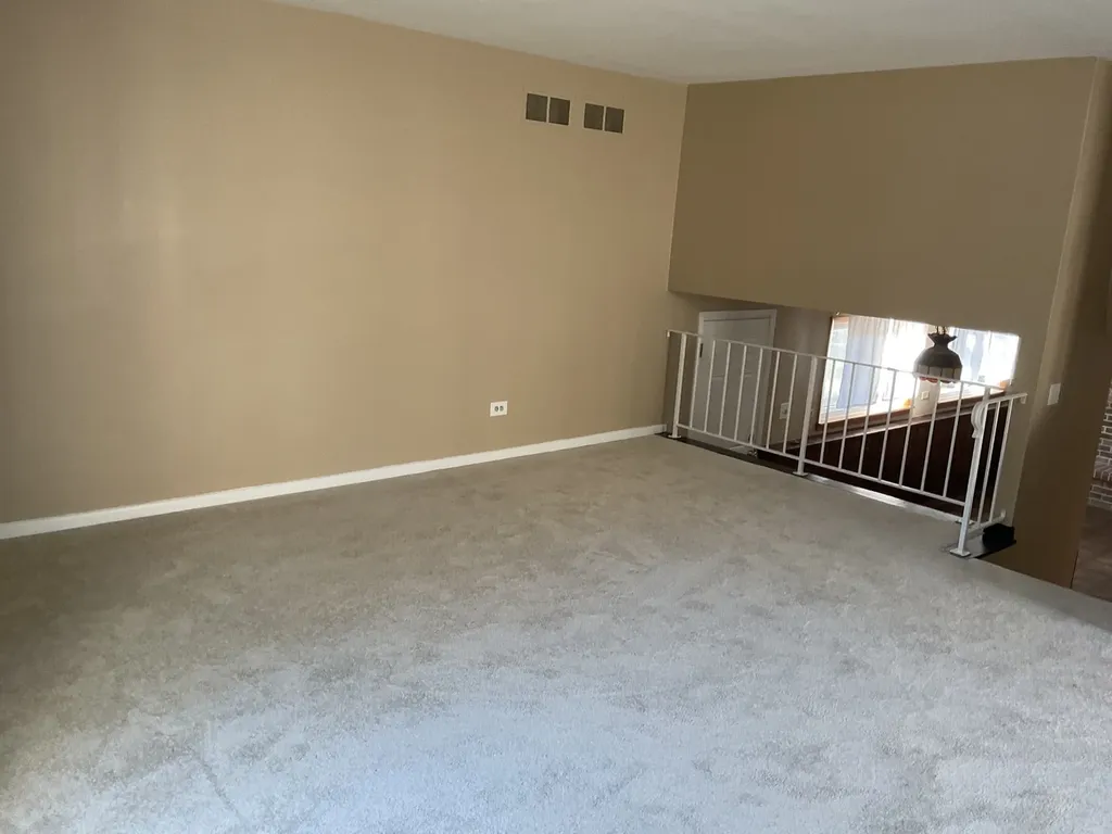 1066 Foxworth Boulevard Lombard IL 60148