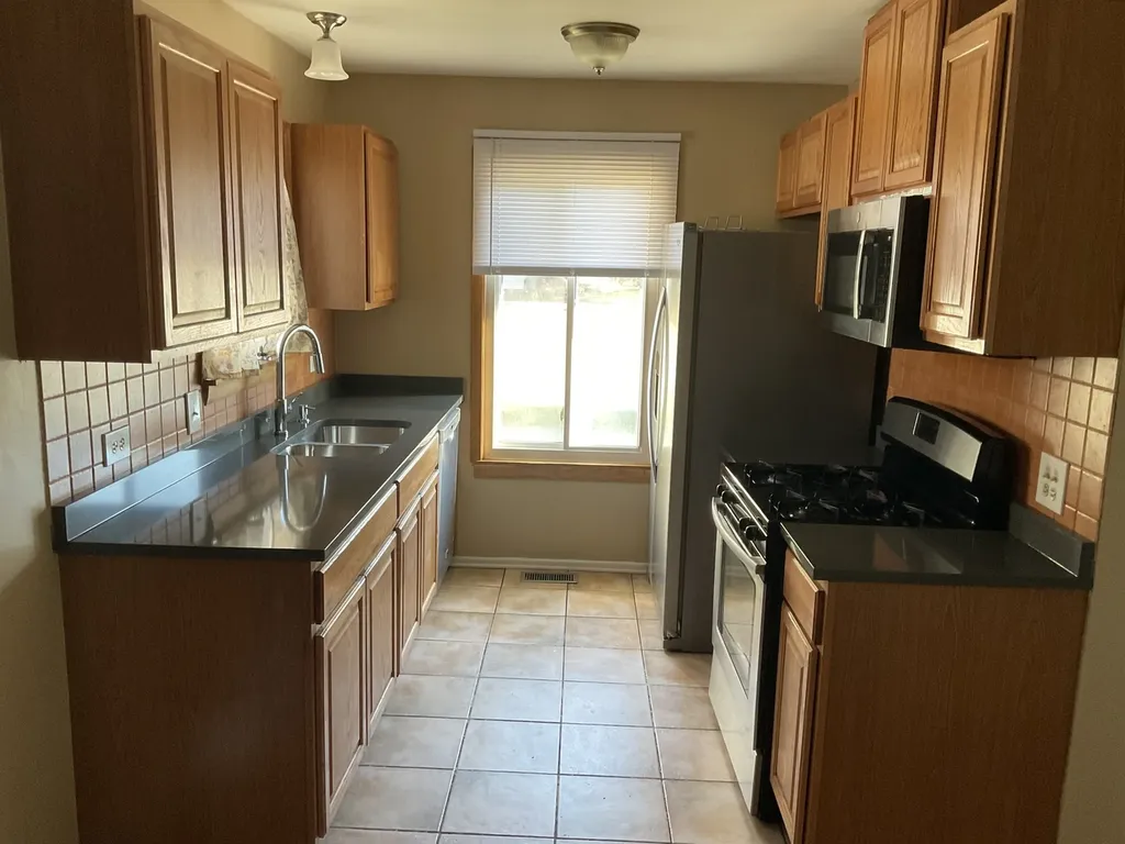 1066 Foxworth Boulevard Lombard IL 60148