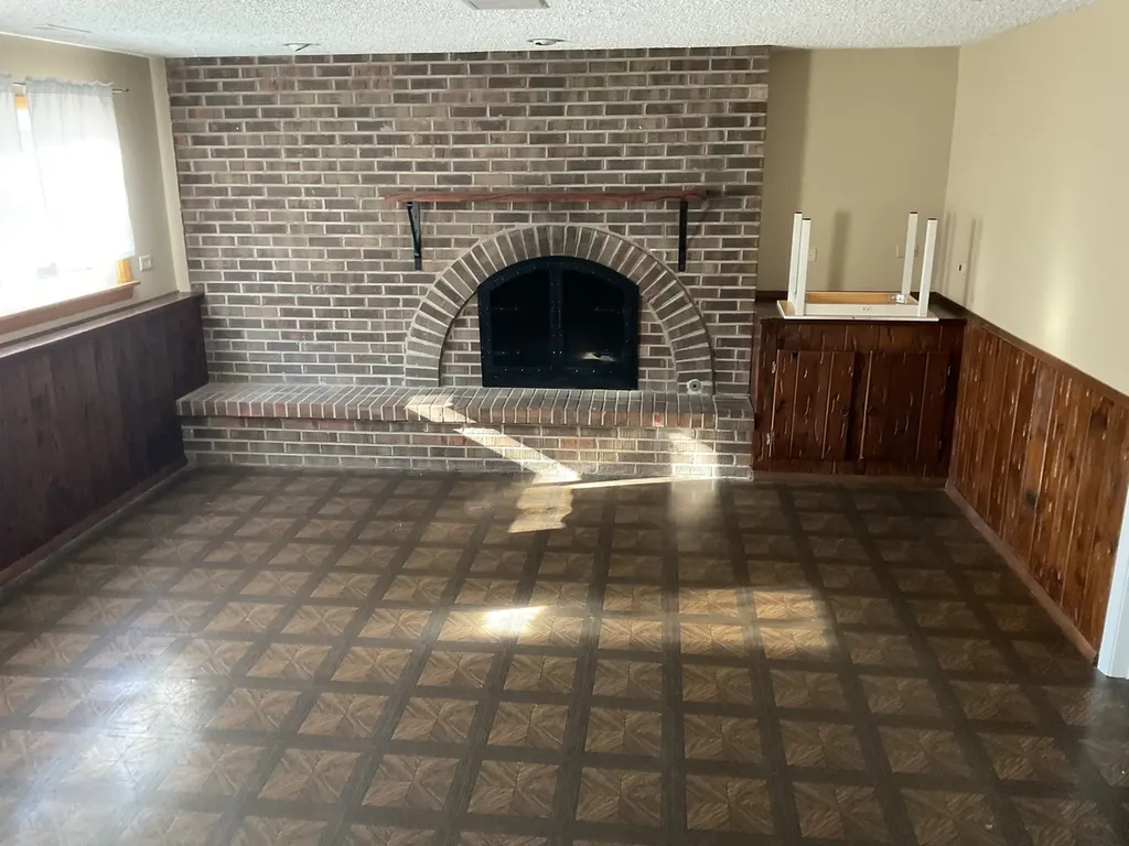 1066 Foxworth Boulevard Lombard IL 60148
