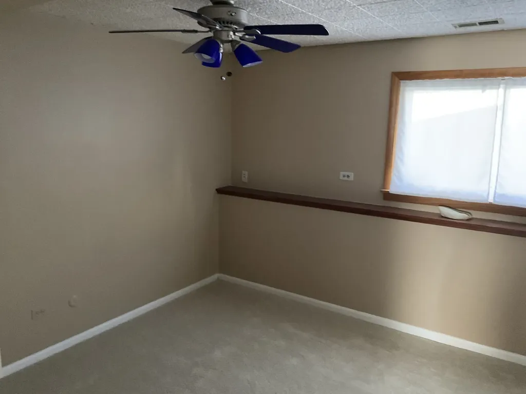 1066 Foxworth Boulevard Lombard IL 60148