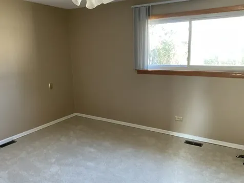 1066 Foxworth Boulevard Lombard IL 60148