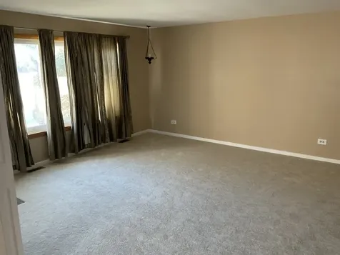 1066 Foxworth Boulevard Lombard IL 60148