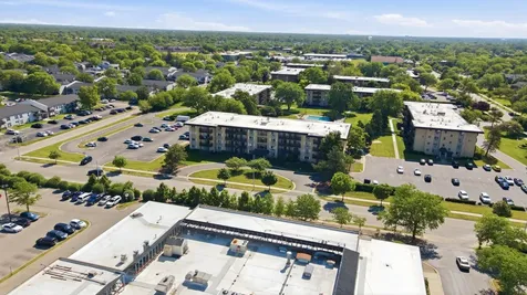 2218 South Goebbert Road Arlington Heights IL 60005